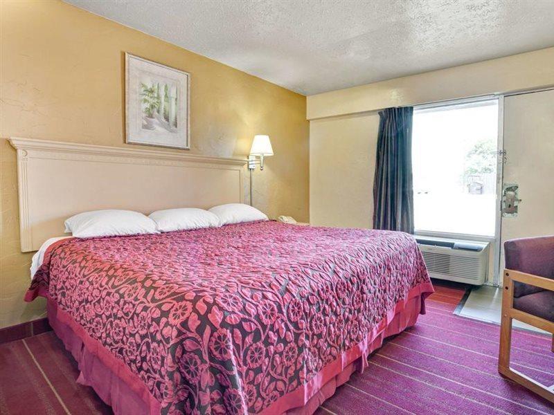 Days Inn By Wyndham Louisville Airport Fair And Expo Center Luaran gambar