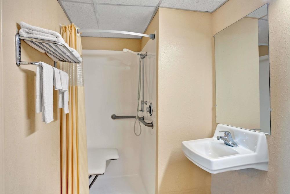 Days Inn By Wyndham Louisville Airport Fair And Expo Center Luaran gambar